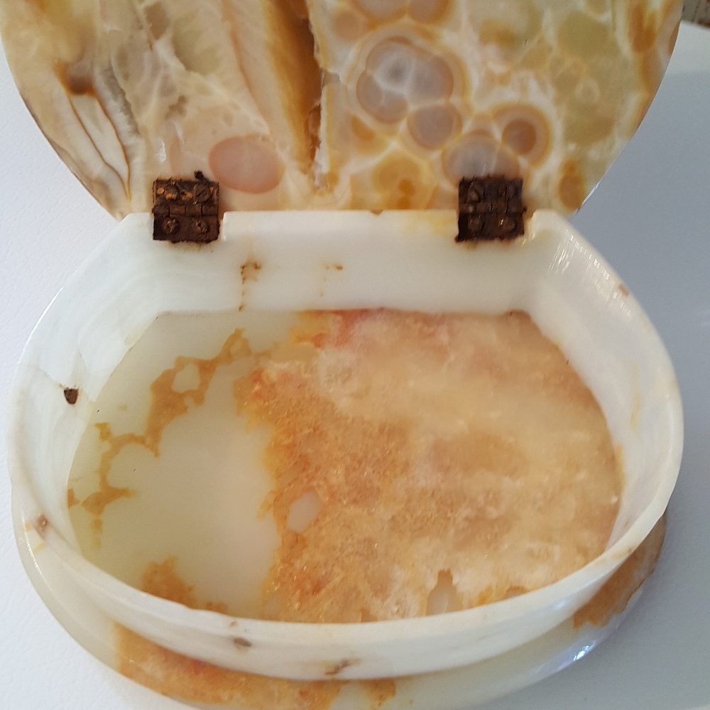 Vintage Alabaster Stone Shell Storage - Picture 5 of 8